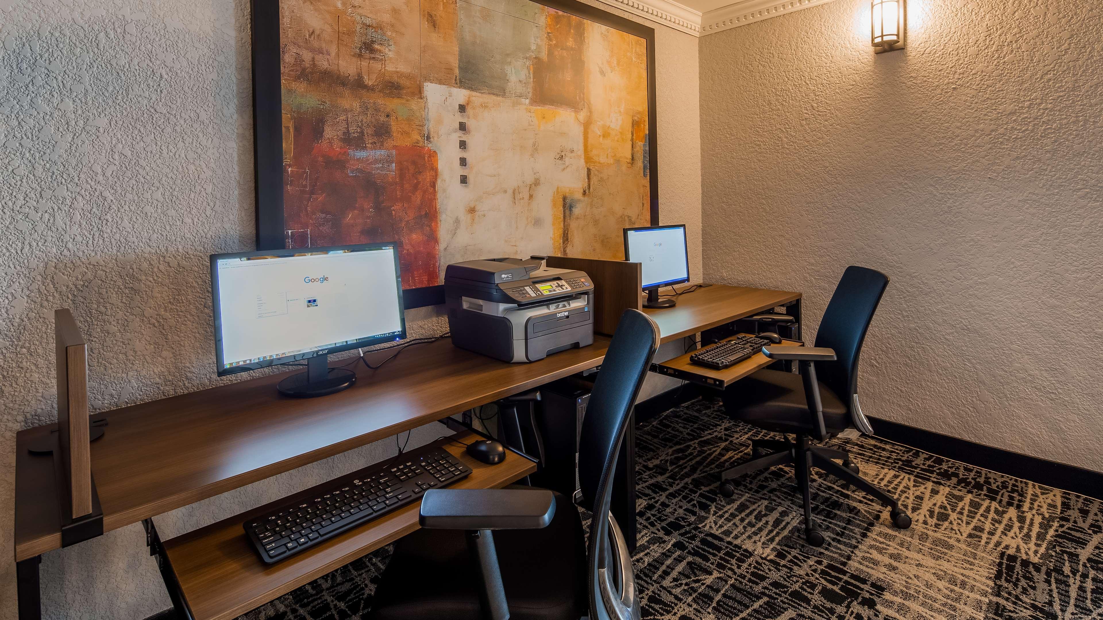 Hotel Western Universel 4*