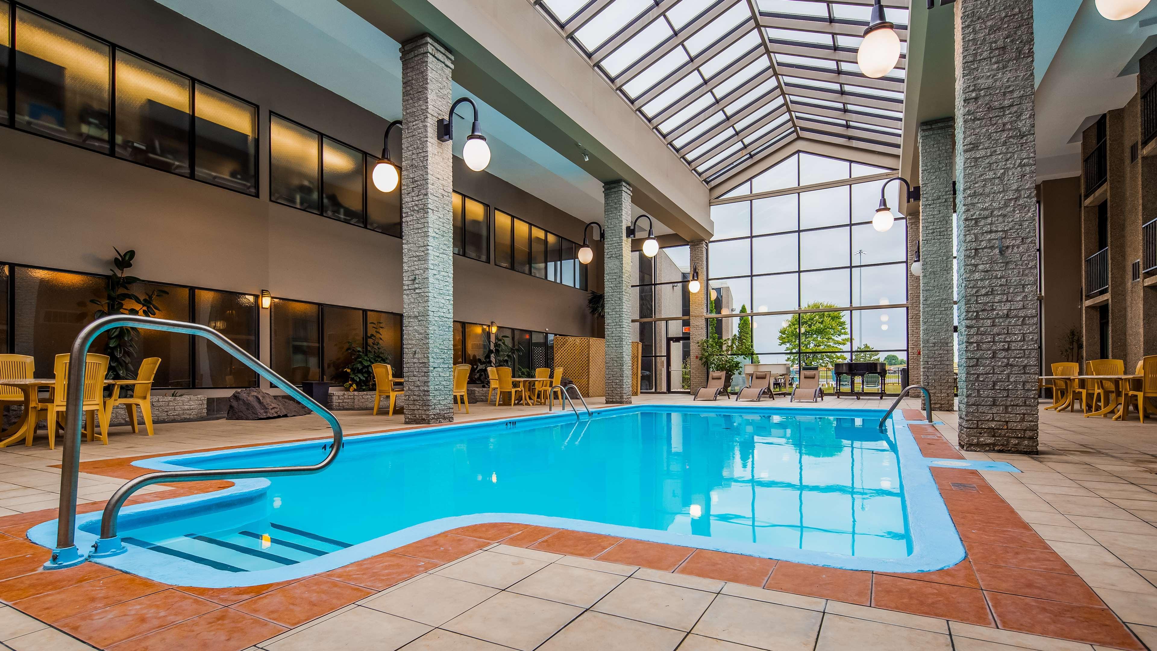 Hotel Western Universel 4*