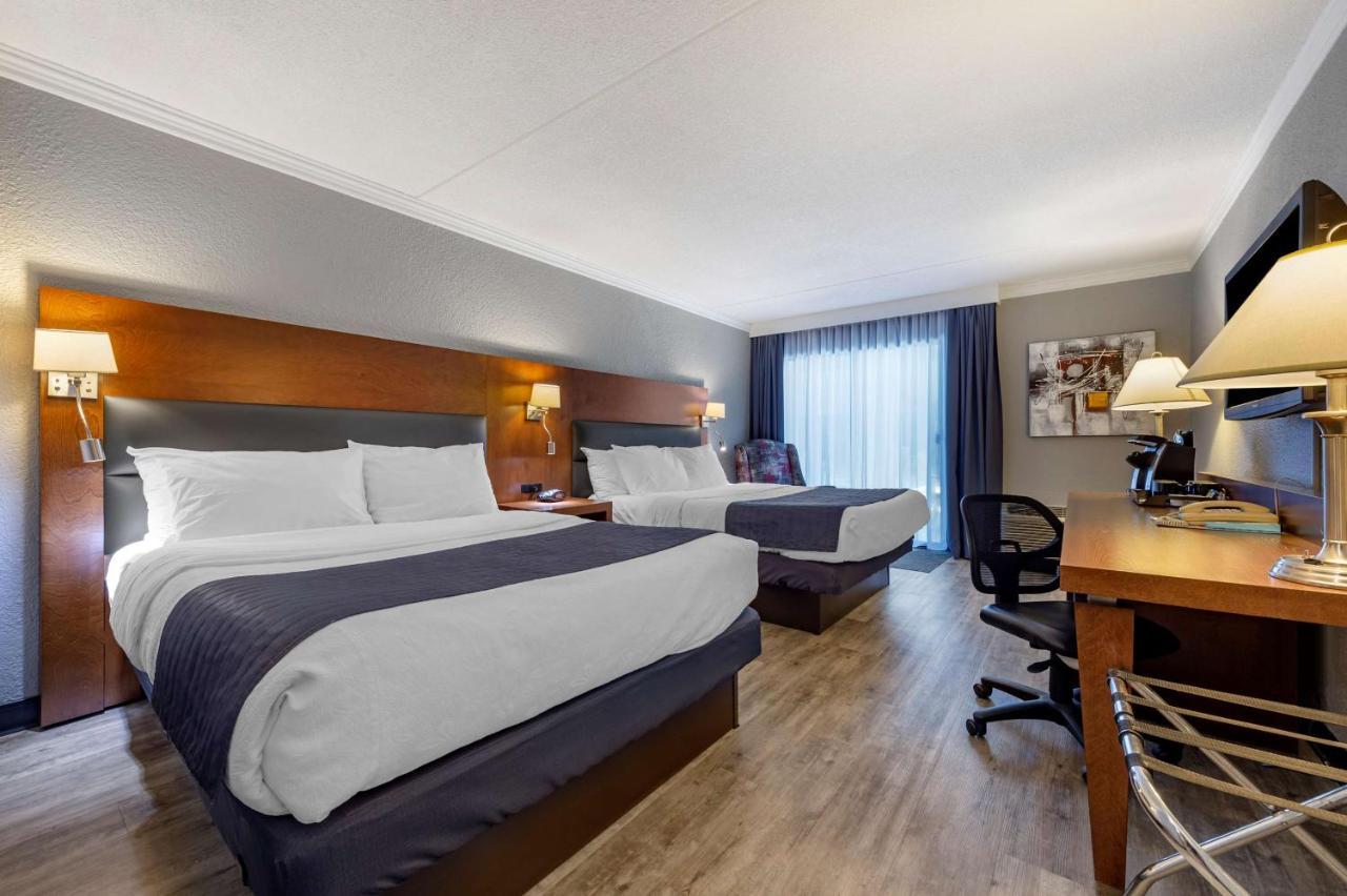 Western Universel 4*